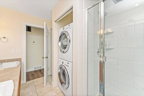 Bathroom - The Taste of Country Getaway (Great Falls)