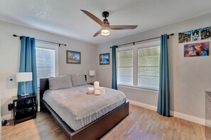 2 bedrooms, iron/ironing board, travel cot, free WiFi - 2 minutes to Downtown Tampa and Riverwalk (Tampa)