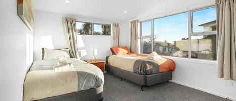 4 bedrooms, WiFi, bed sheets