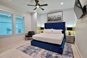 4 bedrooms, iron/ironing board, WiFi, bed sheets