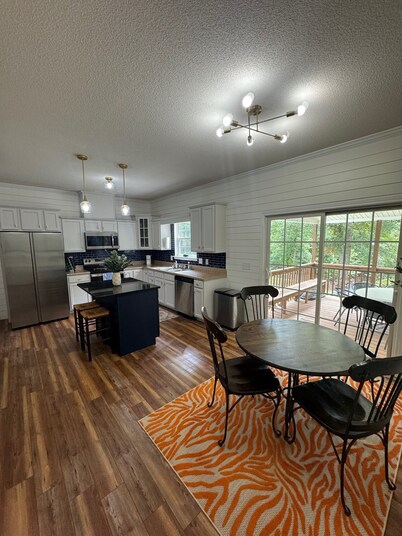 The HART of Tiger Town!  Lakefront home less than 4 miles to Clemson University