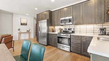 Condo (2 Bedrooms) | Property amenity