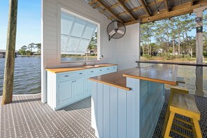 Mix drinks and prep snacks right at the dock before heading out on your boat ride. 