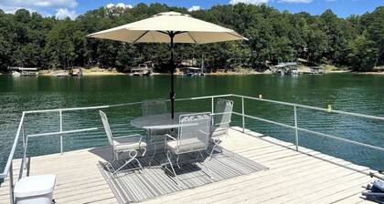 Canada Cottage / Sauna Cold Plunge Firepit Fishing / South Lake Lanier