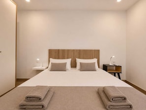 2 habitaciones, tabla de planchar con plancha y wifi gratis