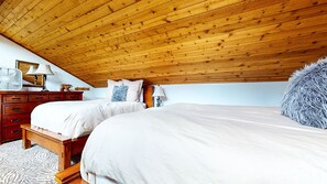 2 bedrooms, WiFi, bed sheets - Snowflower #75 (3-Bedroom Condo) with Pool by RedAwning (Mammoth Lakes)