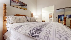 3 habitaciones, tabla de planchar con plancha, wifi y ropa de cama 