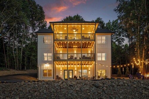 Chatt Vistas|2bd2ba|Views of Lookout|Patio|5min2TN|Sleeps6+