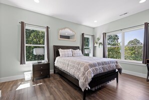 2 quartos, ferros/tábuas de passar roupa, Wi-Fi, roupa de cama