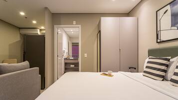 Studio | Blendingsgardiner, strykejern/-brett, wi-fi (inkludert) og sengetøy