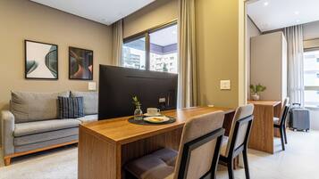 Gallery Apartment | Dining room