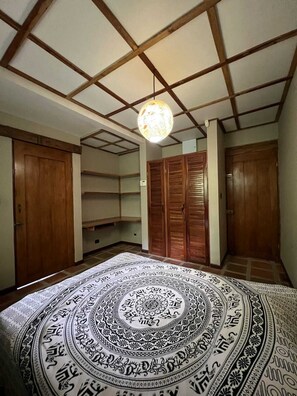 Habitación Confort, vistas al jardín | Espacio para trabajar con un portátil y wifi gratis