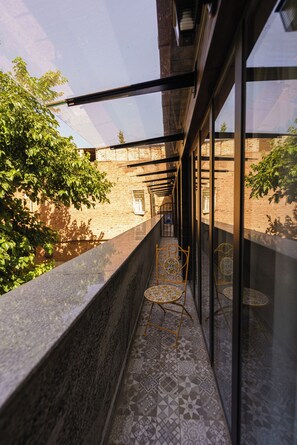 Comfort Apartment, Balcony, Garden View | In-room safe, desk, laptop workspace, blackout curtains - ARAKI Sololaki  (Tbilisi)