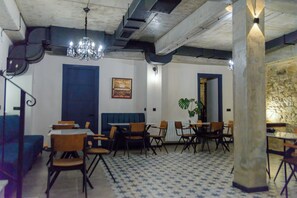 Restaurant - ARAKI Sololaki  (Tbilisi)