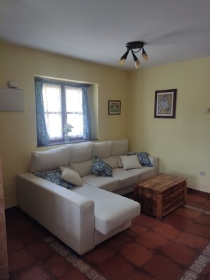 Smart TV, fireplace - Casa Rural Juaco (Castañera)