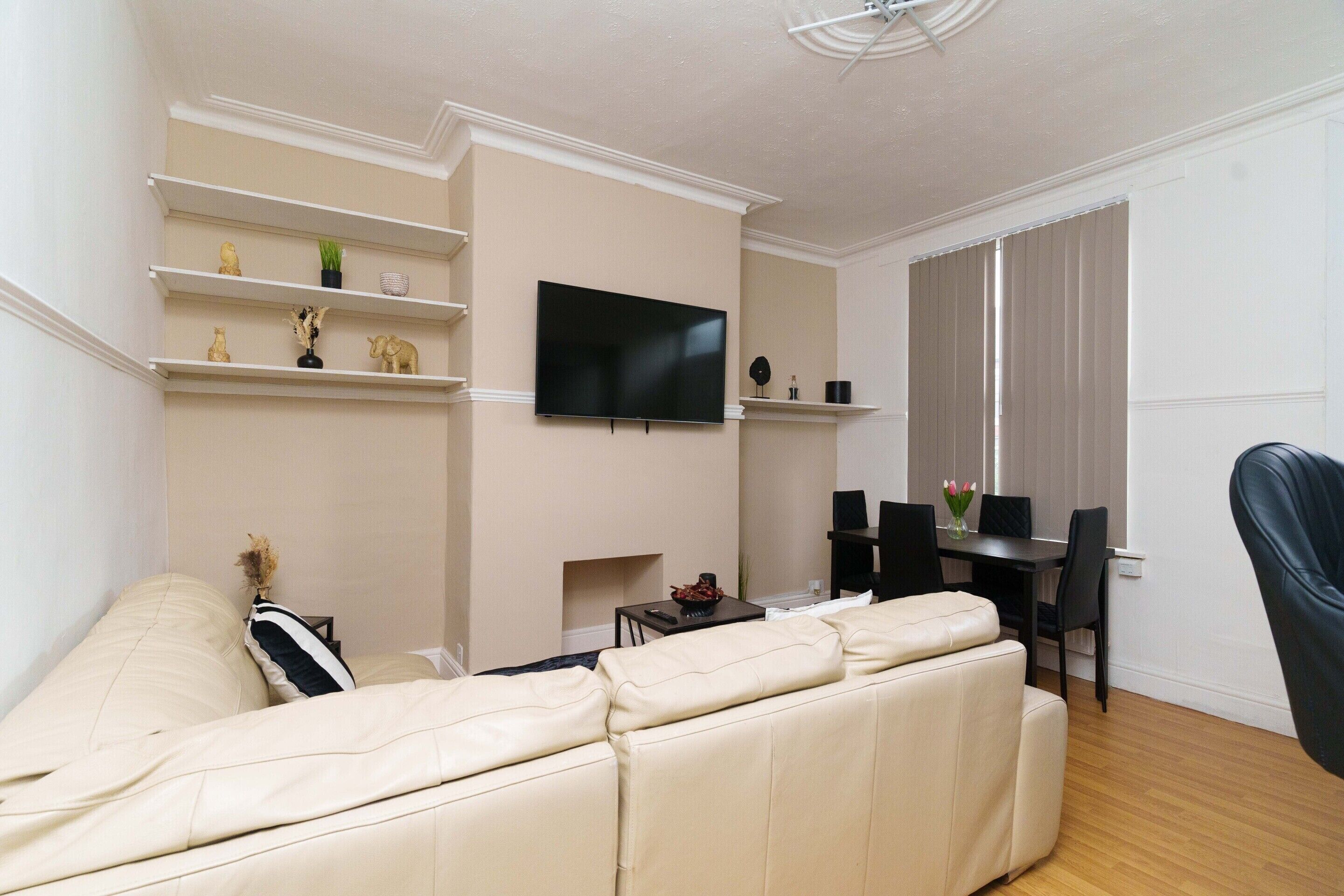 Living Room / Lounge