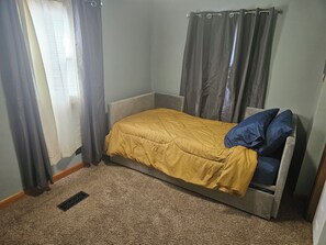 3 bedrooms, WiFi, bed sheets