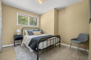 3 soverom, skrivebord, wi-fi og sengetøy