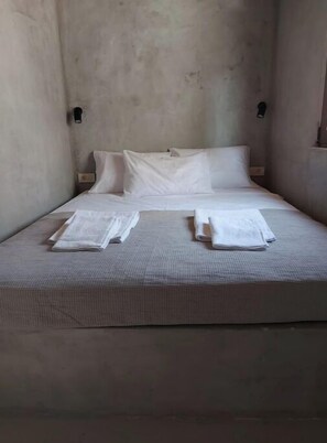 1 slaapkamer, een strijkplank/strijkijzer, wifi, beddengoed