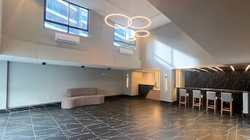 Basic Studio | Lobby