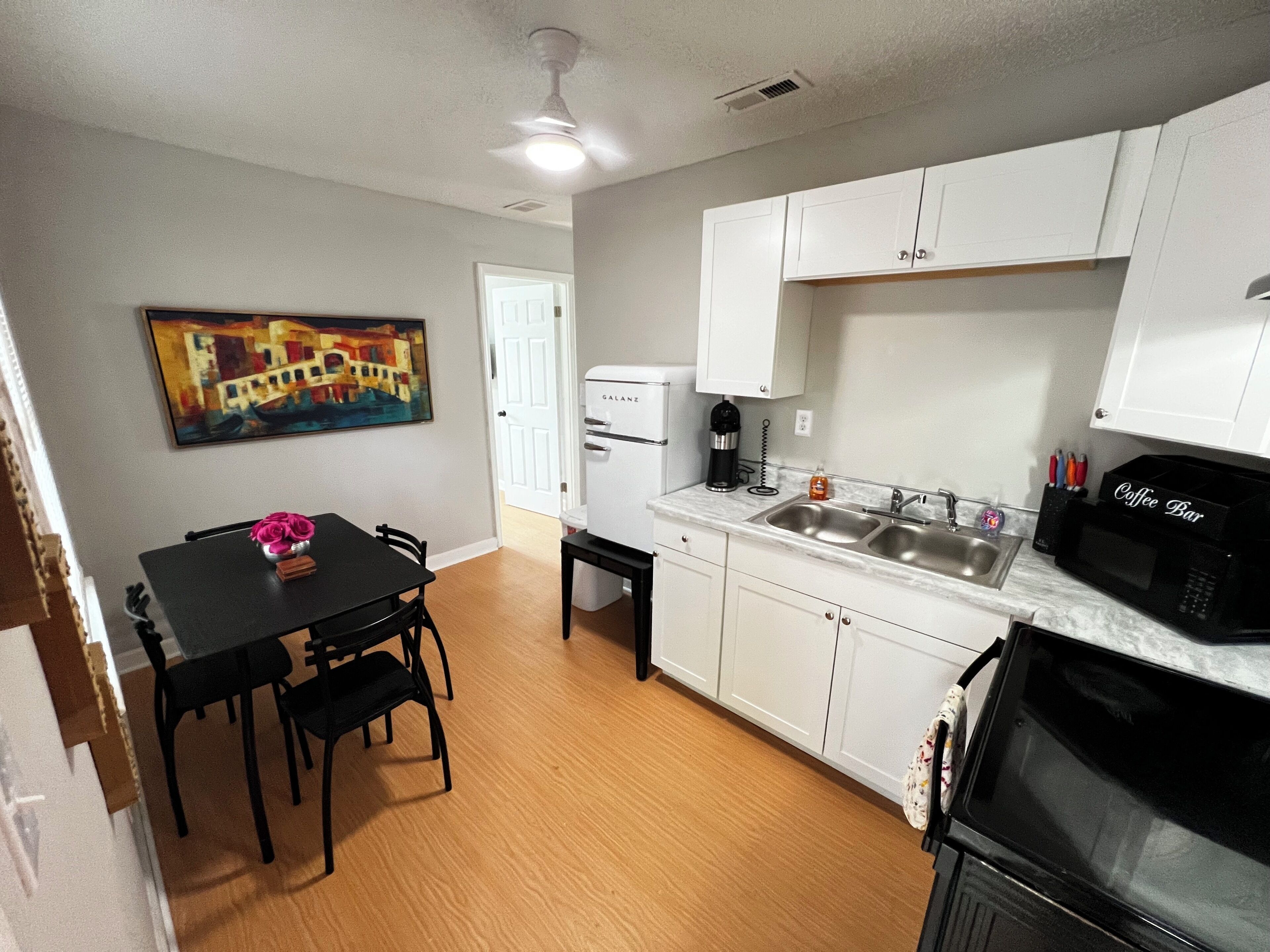 Charming 2-bedroom apartment in fabulous Charlotte close to Bojangles Coliseum
