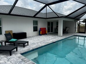 Een verwarmd zwembad