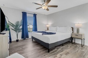 4 bedrooms, desk, iron/ironing board, travel crib