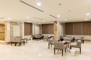 Lobby sitting area - Mahd Al Resala 3 Hotel (Makkah)