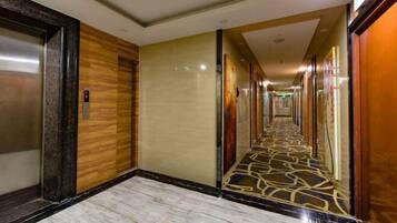 المنشأة من الداخل