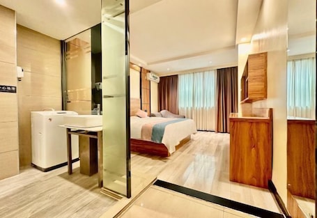 Room. Xingyue Hotel (Jiangnan Bus Terminal Dashatian Subway Station)