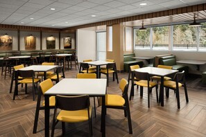Free daily continental breakfast  - Fairfield by Marriott Inn & Suites Traverse City (Traverse City)