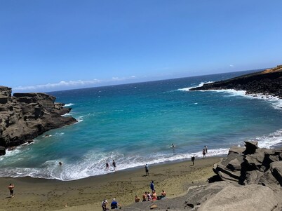 Cozy studio with WiFi and AC that is within walking distance of Magic Sands Bch