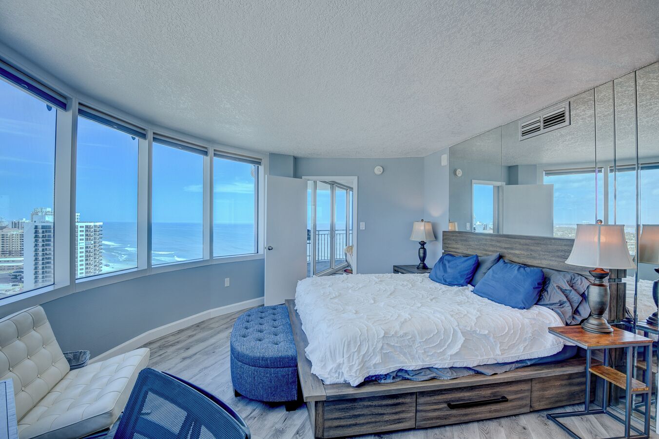 2 quartos, ferros/tábuas de passar roupa, Wi-Fi, roupa de cama