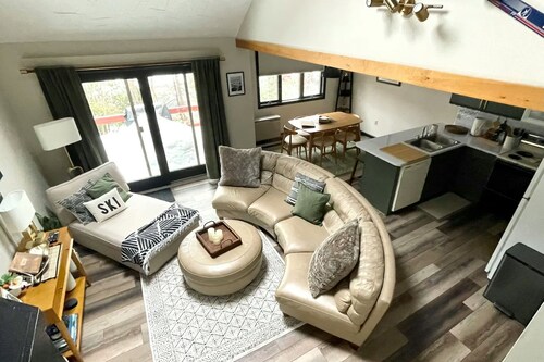 Peaceful condo centrally located to all the White Mts has to offer