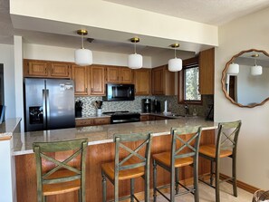 Private kitchen - 2-bedroom condo with AC, WiFi in lovely Traverse City (Traverse City)