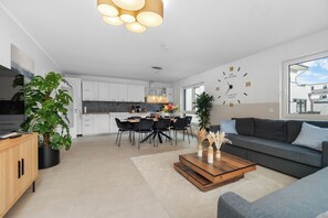 Smart TV, fireplace, computer monitors - Design Luxuriös, 14 min Köln , Super Komfort, Vollausstattung, 3 x 55" TV (Hürth)