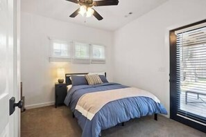 3 habitaciones, tabla de planchar con plancha, wifi y ropa de cama 