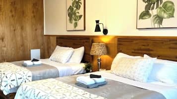 Comfort-Zimmer, 2Â Doppelbetten | BĂŒgeleisen/BĂŒgelbrett, kostenloses WLAN