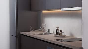 Appartement Supérieur, vue mer | Cuisine privée | Réfrigérateur, four, plaque de cuisson, grille-pain