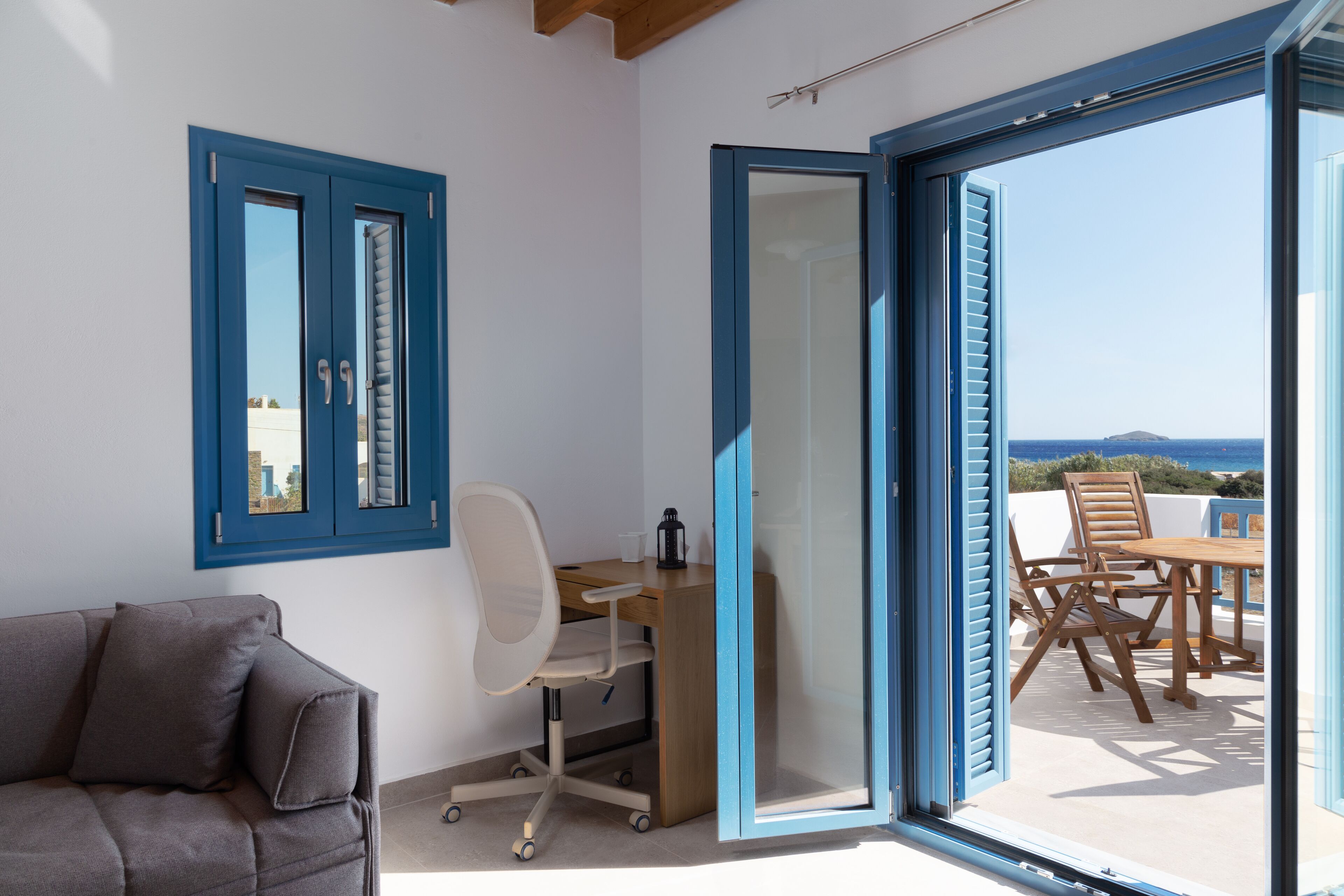 Superior Apartment, Sea View | Living area | 39-inch TV with digital channels