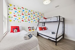 5 bedrooms, desk, iron/ironing board, free WiFi