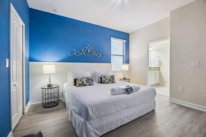 5 bedrooms, desk, iron/ironing board, free WiFi
