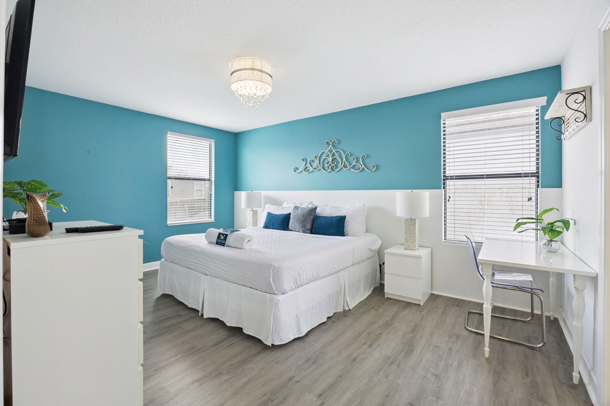 5 bedrooms, desk, iron/ironing board, free WiFi