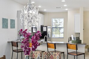 Dining - Spacious 5-bedroom villa with Private Pool and Spa - Full community amenities (Four Corners)