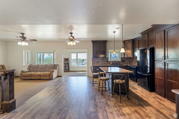 تلفزيون ذكي، كُتُب، طابعة