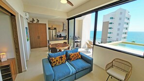 Smart TV - Casita Mariposa Azul, 2-bedroom, 2.5 bath in delightful Bucerías with A/C, WiFi (Bucerías)