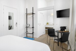5 slaapkamers, een strijkplank/strijkijzer, wifi, beddengoed
