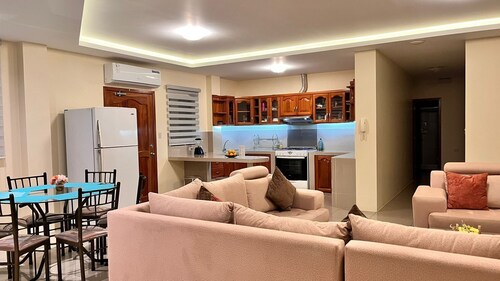 Moderno y Lujoso Departamento 