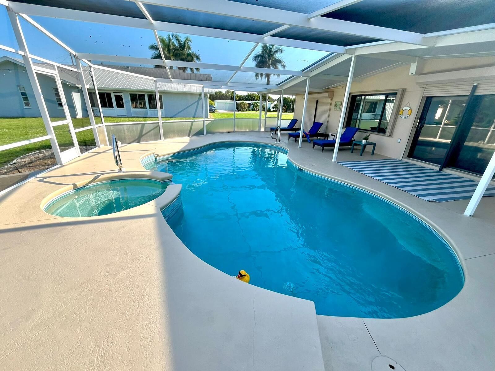 Charming 2-BR North Fort Myers Home with Pool, Sleeps 6 - Perfect for Relaxation
