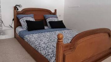 1 chambre, fer et planche à repasser, Wi-Fi, draps fournis